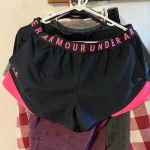 Under armour women’s large shorts with pockets